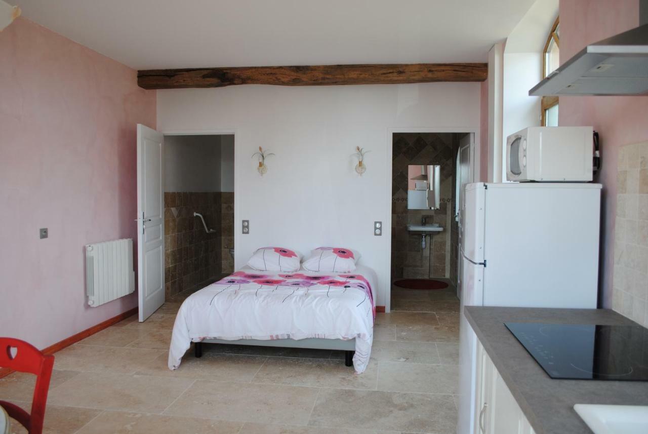 Bed and Breakfast Domaine De La Poyat Legny Экстерьер фото